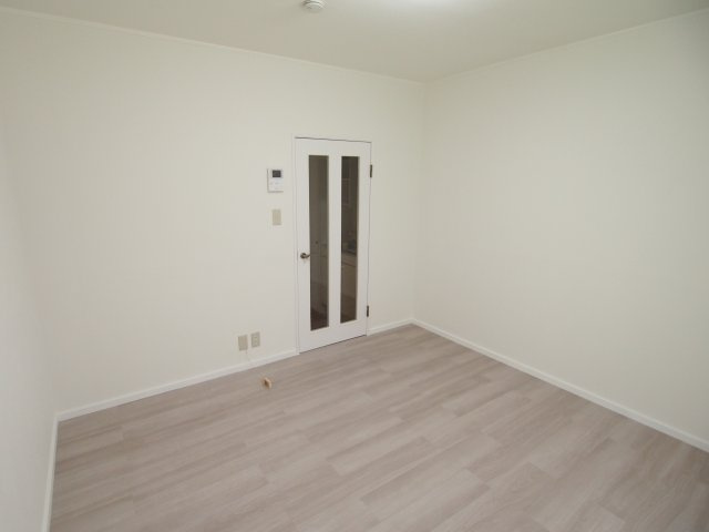 メゾネットスエヒロの居間・リビング|洋室。