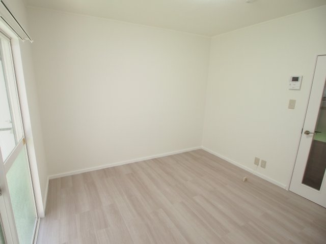 メゾネットスエヒロの内装|洋室。