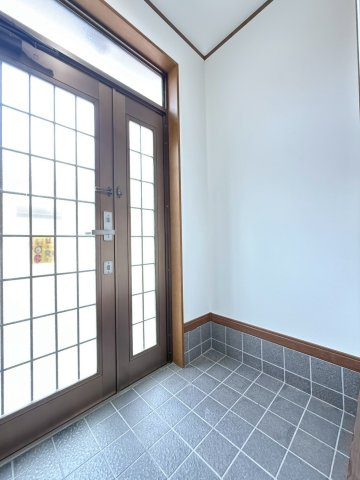 西ノ京南壺井町の玄関