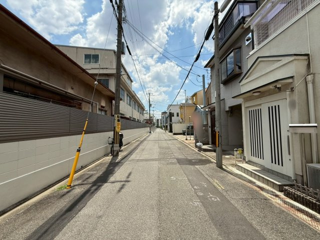 西ノ京南壺井町の前面道路含む現地写真