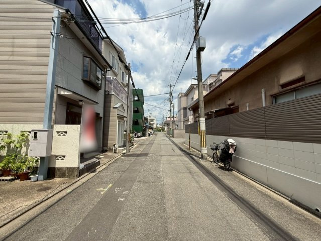 西ノ京南壺井町の前面道路含む現地写真