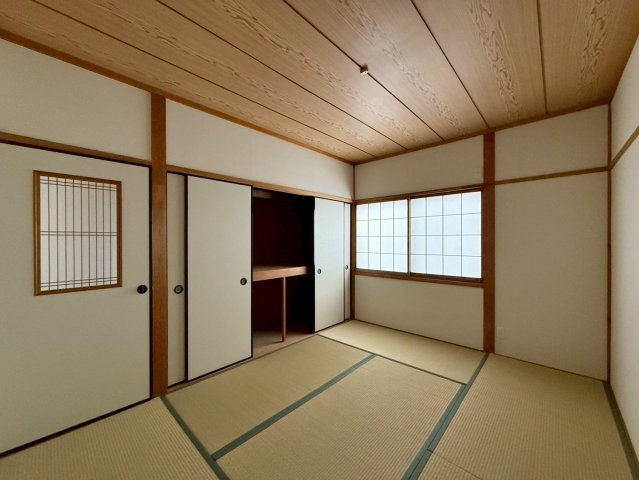 西ノ京南壺井町の和室|【３階和室】　収納付きのです♪