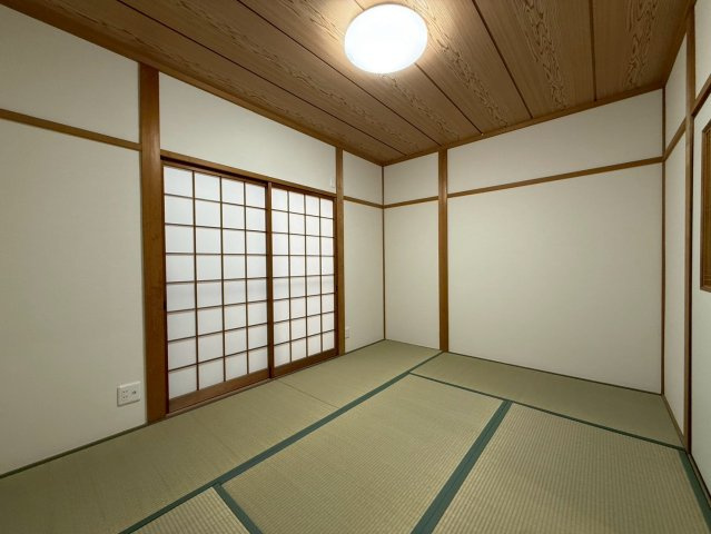 西ノ京南壺井町の和室|【和室】１Fと３Fに和室があり、急な来客の対応も◎