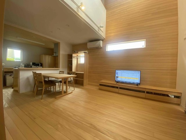 半田２丁目中古住宅の居間・リビング|リビング①