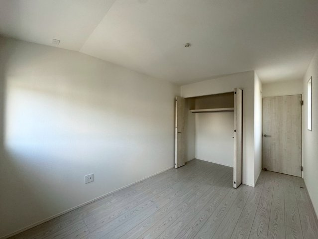ーAdoble＋アドブル＋ー小倉南区下貫1丁目1期　【小倉南区　新築戸建て】の洋室|2階6.7帖洋室はクローゼット完備♪【小倉南区　新築戸建て】