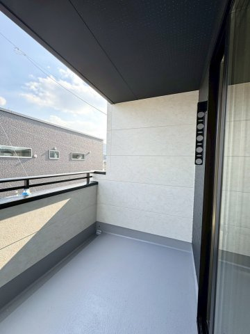 ーAdoble＋アドブル＋ー小倉南区下貫1丁目1期　【小倉南区　新築戸建て】のバルコニー|雨が降っても安心なインナーバルコニー♪　【小倉南区　新築戸建て】