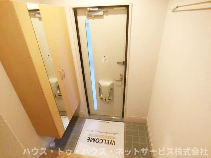 WEST COURT 楓の玄関