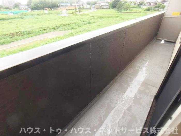 WEST COURT 楓のバルコニー