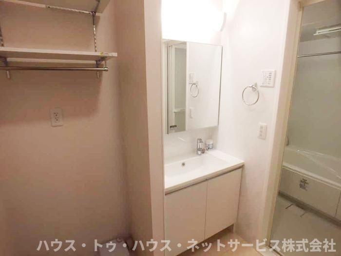 WEST COURT 楓の洗面所