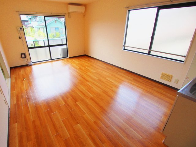 ミッドチェスターハウス　Ｂ棟の居間・リビング