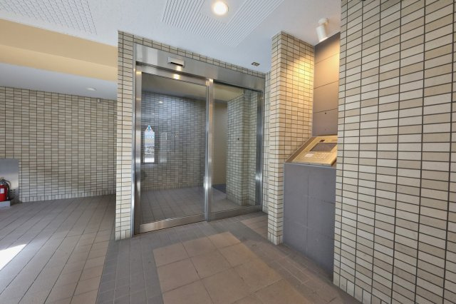 サンメイツ京阪・七条大宮のエントランス