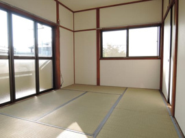 和室７．５帖　陽当り良好♪