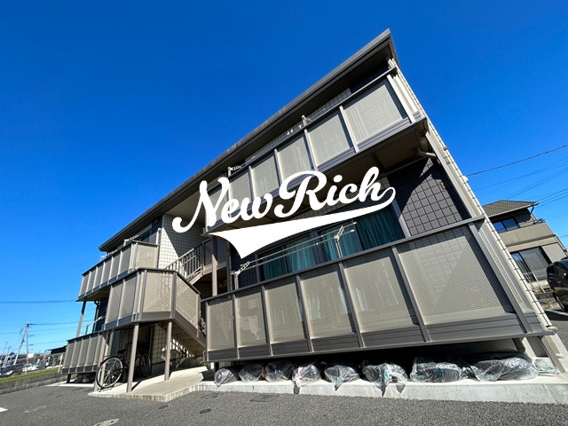 伊勢崎市田部井町２丁目のアパートの外観