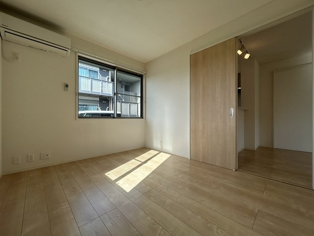 伊勢崎市田部井町２丁目のアパートの内装