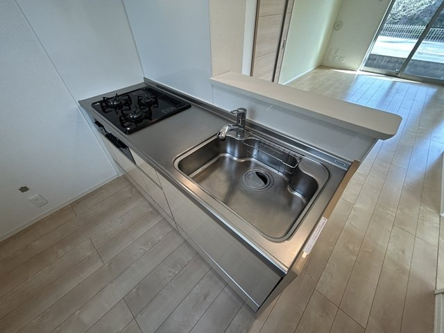 伊勢崎市田部井町２丁目のアパートのキッチン