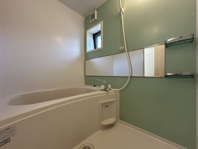 伊勢崎市田部井町２丁目のアパートの浴室