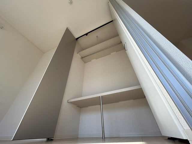 伊勢崎市田部井町２丁目のアパートの収納