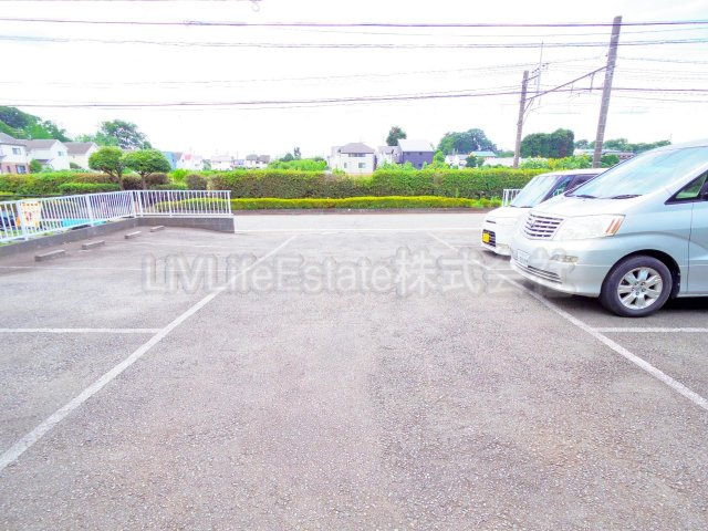 パークサイドディアスⅡの駐車場