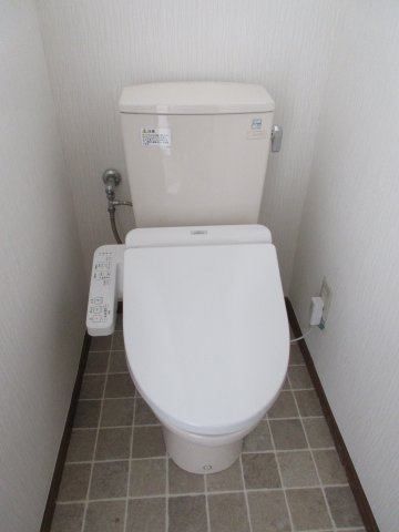 瑞穂町長岡1丁目　中古戸建のトイレ