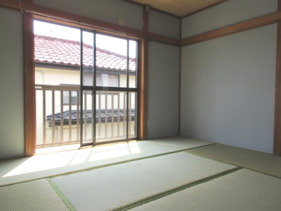 瑞穂町長岡1丁目　中古戸建の和室|広々8帖