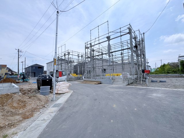 新築戸建・建売　郡山市富久山町福原字大師前　CRADLE　GARDEN　全8棟の前面道路含む現地写真|車通りが少なく静かな住宅街に立地♪前面道路も穏やかな雰囲気でゆったりとした暮らしができます♪