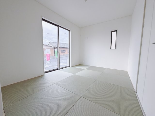 【新築戸建】前橋市河原浜町第3の和室|和室でしか味わえない畳ならではの香りや素材で和のやすらぎを感じてください♪畳にはリラックス効果があるといわれています。のんびりするならやっぱり和室が一番ですね♪