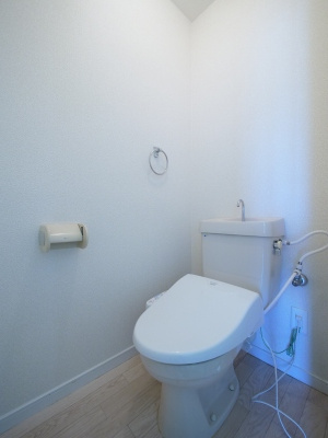 グランシャリオ津高弐番館のトイレ|※写真は別の部屋のものです。