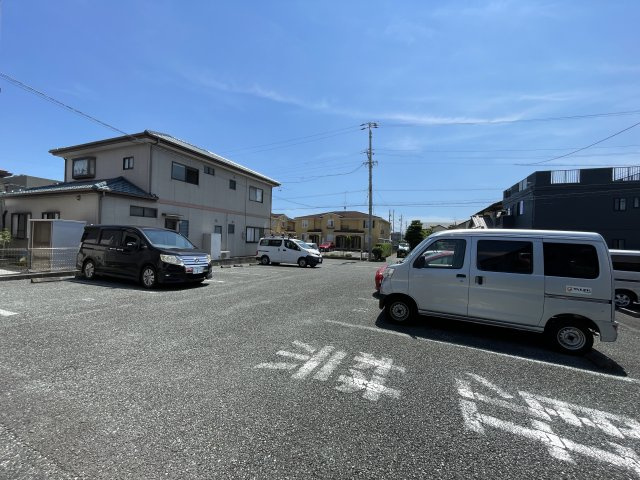 ぷち蔵ビルA葵西4丁目の駐車場