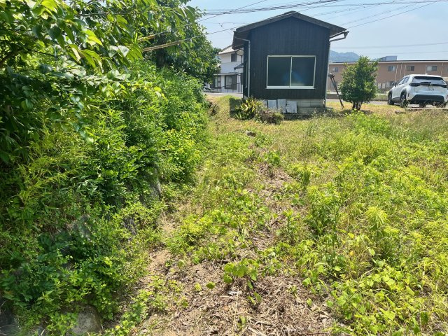 里見4649売地の前面道路含む現地写真