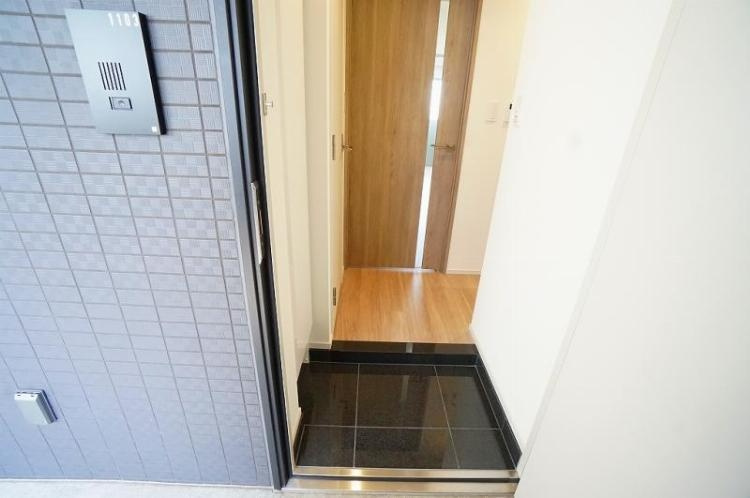 リテラス三軒茶屋サウスの玄関