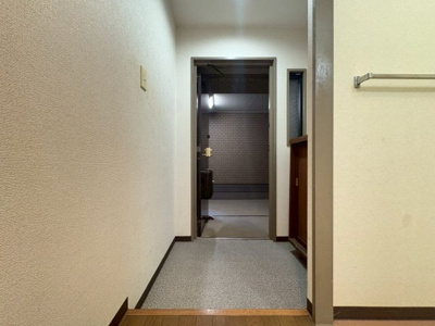 【玄関】 | シュロス五月山Ⅲ