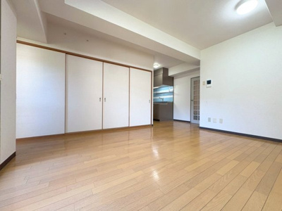 【居間・リビング】 | シュロス五月山Ⅲ