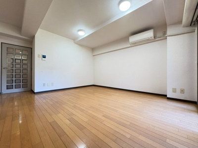 【居間・リビング】 | シュロス五月山Ⅲ