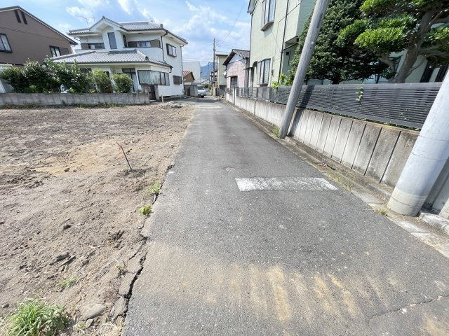 新築戸建・建売　桐生市東3期　GRAFARE　全1棟の前面道路含む現地写真|前面道路：北東4ｍ公道