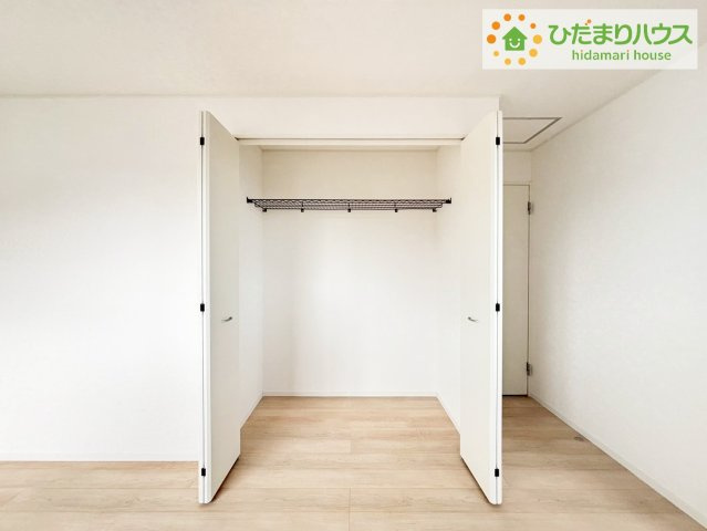 那珂市瓜連第13　新築戸建　3号棟の収納|全室にクローゼットが付いていて、お部屋の住空間もスッキリ広々つかえそうです(^^)/