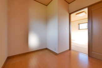 【収納】 | 山梨市万力 平成17年築中古戸建 敷地172坪・大型間取 | 2階8帖和室付きの収納