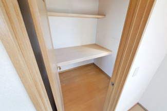 【収納】 | 山梨市万力 平成17年築中古戸建 敷地172坪・大型間取 | 2階10帖和室付きの収納