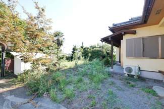 【庭】 | 山梨市万力 平成17年築中古戸建 敷地172坪・大型間取 | 広々お庭付き