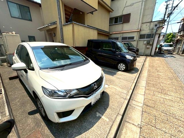 サンハイツ幸の駐車場