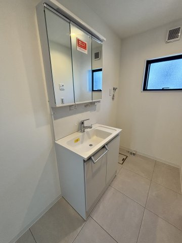 志木市本町二丁目戸建の洗面所