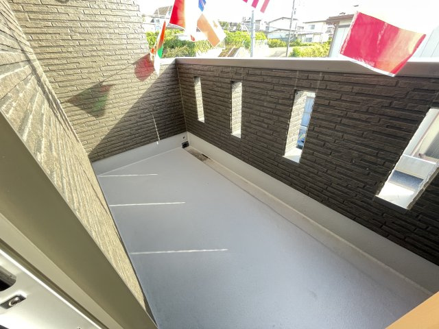 八戸市大字新井田字重地下のバルコニー