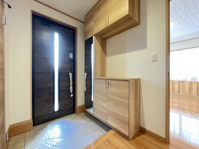 八戸市大字新井田字重地下の玄関