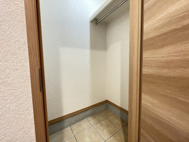 八戸市大字新井田字重地下の玄関