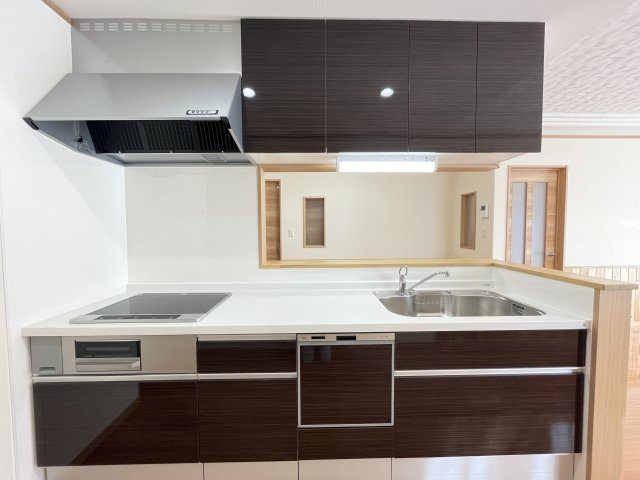 八戸市大字新井田字重地下のキッチン