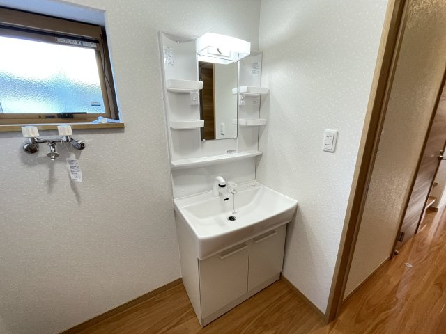 八戸市大字新井田字重地下の独立洗面台