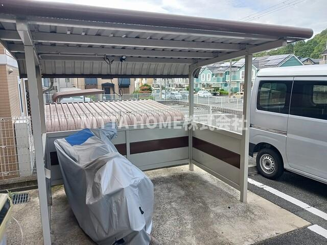 コモドカーサ・アヤⅠのその他共用部分|屋根付きの駐輪場です★