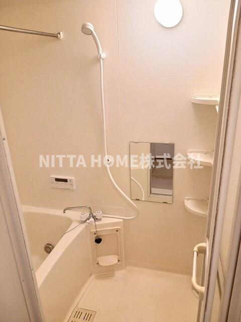 コモドカーサ・アヤⅠの浴室|浴室乾燥や追い焚き機能などがついています◇