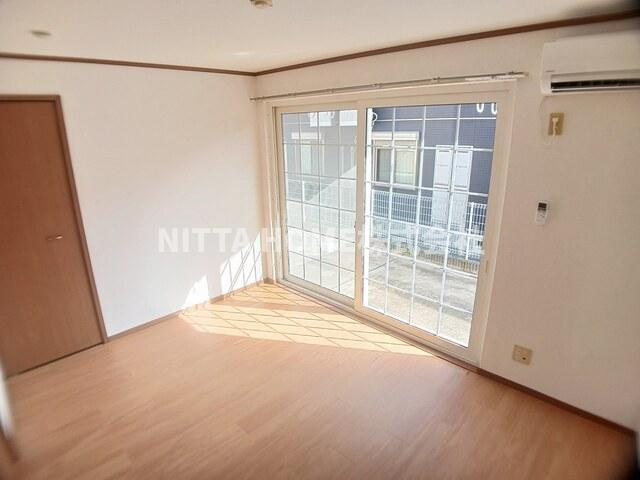 コモドカーサ・アヤⅠの内装|洋室６帖が２部屋あります＊