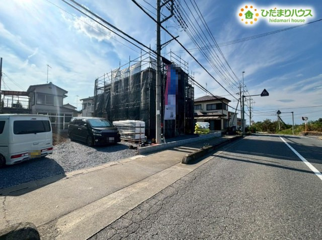 寄居町赤浜　第5　新築一戸建て　クレイドルガーデン　01の前面道路含む現地写真