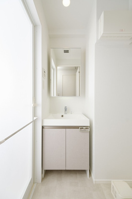 【独立洗面台】 | 新品家具付きマンション博多駅南15(KaGood福岡) | 朝の支度にも助かる、独立の洗髪洗面化粧台